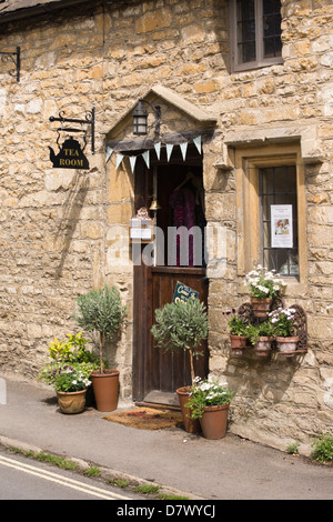 Salon de thé, Castle Combe, un village pittoresque dans le Wiltshire en Angleterre Banque D'Images