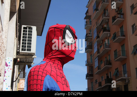 Spiderman boutique costume extérieur modèle à Rome Italie Banque D'Images