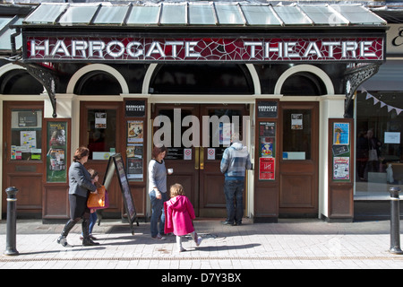 Harrogate Theatre, Oxford Street, Harrogate, North Yorkshire, England, UK Banque D'Images