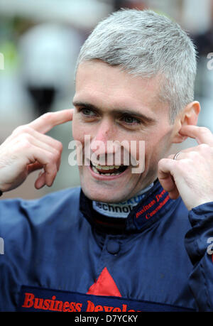 PAUL MULRENNAN JOCKEY HIPPODROME DE YORK YORK ANGLETERRE 15 Mai 2013 Banque D'Images