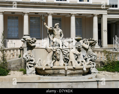 Fontaine de Neptune, Promenade Cheltenham GLOUCESTERSHIRE England UK Banque D'Images