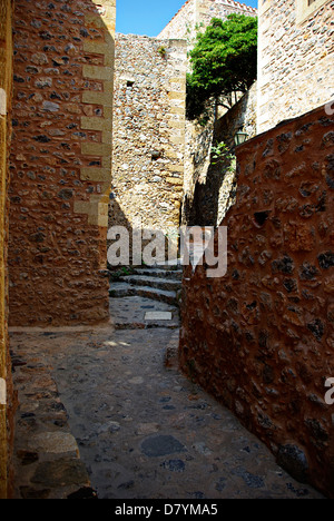 Monemvasia est une puissante forteresse médiévale en Grèce situé sur une petite péninsule sur la côte est du Péloponnèse. Banque D'Images