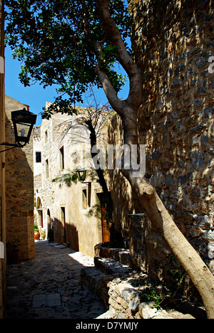 Monemvasia est une puissante forteresse médiévale en Grèce situé sur une petite péninsule sur la côte est du Péloponnèse. Banque D'Images