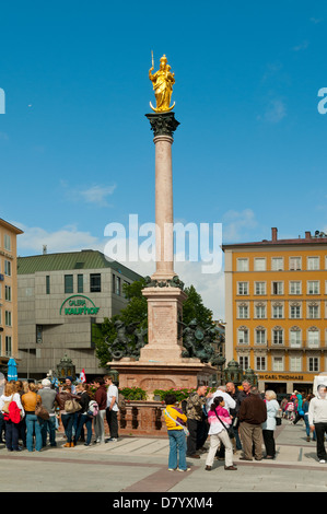 Mariensaule, Marienplatz, Munich, Bavière, Allemagne Banque D'Images