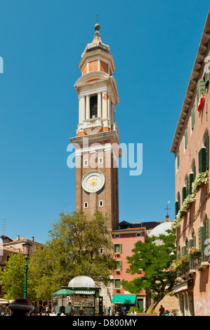 24 heures sur l'église San Apostoli, Venise, Italie Banque D'Images