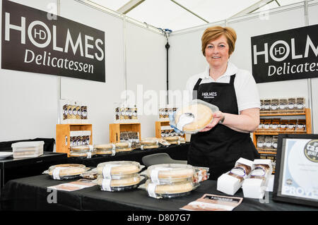 Lisburn, Irlande du Nord. Le 15 mai 2013. Holmes Delicatessen stall au Balmoral Show. Ils sont une entreprise familiale basée à boulangerie fr Armagh, en Irlande du Nord et a été fondée en 1937,Crédit : Stephen Barnes/Alamy Live News Banque D'Images