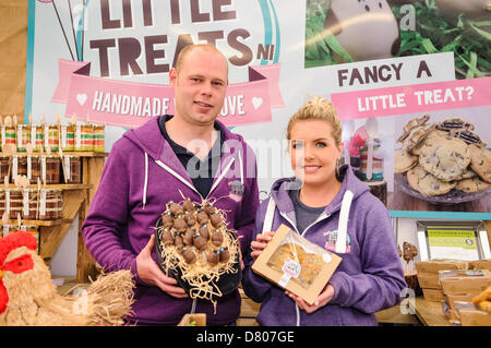 Lisburn, Irlande du Nord. Le 15 mai 2013. Barbara Anne Hoy de décrochage ni petites gâteries au Balmoral Show. Elle a remporté le prix du meilleur stand commercial dans le pavillon de l'alimentation.Crédit : Stephen Barnes/Alamy Live News Banque D'Images