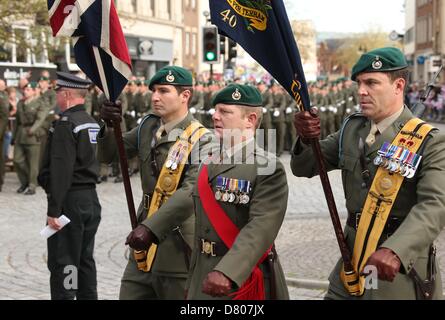 TAUNTON, Somerset, UK - 16 MAI 2013 - ROYAL MARINES COMMANDO DE 40 VENIR À LA MAISON EATON - récemment d'AFGHANISTAN. Crédit : JASON BRYANT/Alamy Live News Banque D'Images