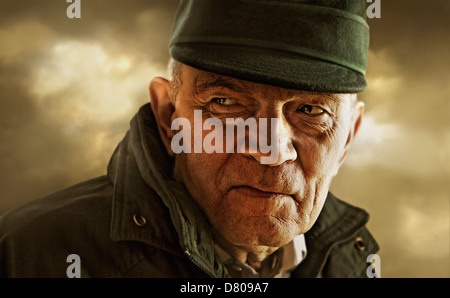 Caucasian man standing outdoors Banque D'Images