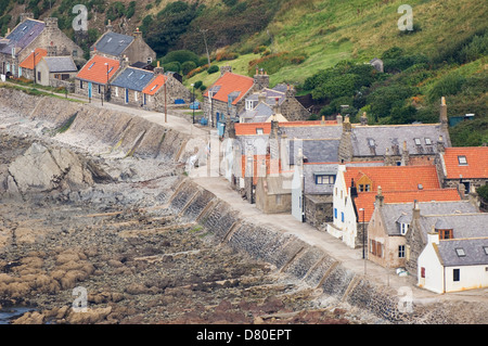 Le village de Crovie, Aberdeenshire, Ecosse. Banque D'Images