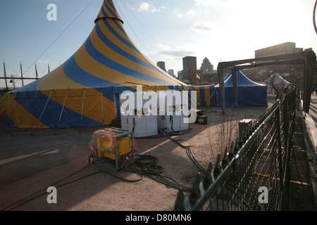 Le Cirque du Soleil tente située à Montréal, Québec. Banque D'Images