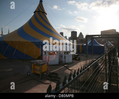 Le Cirque du Soleil tente située à Montréal, Québec. Banque D'Images