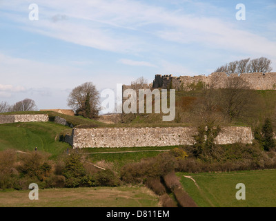 Vue sur le côté sud de château de Carisbrooke Ile de Wight Angleterre UK Banque D'Images