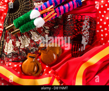 Typique de l'Espagne Espana castagnettes avec ventilateur rose et torero flamenco Banque D'Images