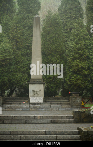 Cimetière et Mémorial de l'armée rouge russe soldats tués au cours de la Seconde Guerre mondiale dans la région de Katowice, Pologne. Banque D'Images