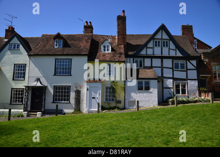 Ancien cadre en bois Maisons sur le green, Marlborough, Wiltshire Banque D'Images