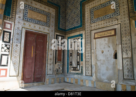 Beit (Bait) Joumblatt, Alep, Syrie. Un ancien palais ottoman du 17ème siècle décorée avec des carreaux à motifs et couleurs. Banque D'Images