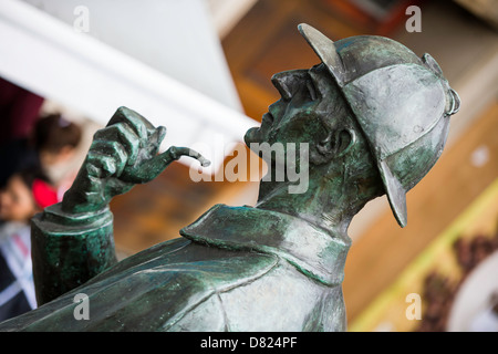 La Statue de Sherlock Holmes sur Marylebone Road dans le centre de Londres - Angleterre. Banque D'Images