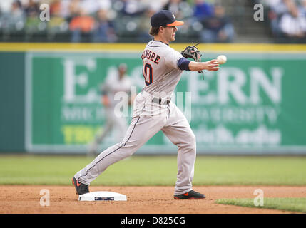 14 mai 2013 - Detroit, Michigan, États-Unis d'Amérique - 14 mai 2013 : baseball Houston Astros Jake Monroe (10) au cours de deux tours de jeu entre l'action MLB Astros de Houston et les Tigers de Detroit à Comerica Park à Detroit, Michigan. Les Tigres défait les Astros 6-2. Banque D'Images