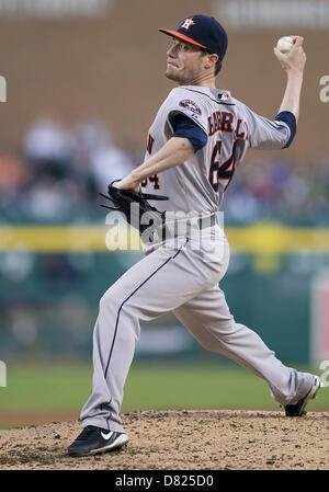 14 mai 2013 - Detroit, Michigan, États-Unis d'Amérique - 14 mai 2013 : le lanceur partant des Houston Astros Lucas Harrell (64) fournit au cours de pas action de jeu entre la MLB Astros de Houston et les Tigers de Detroit à Comerica Park à Detroit, Michigan. Les Tigres défait les Astros 6-2. Banque D'Images