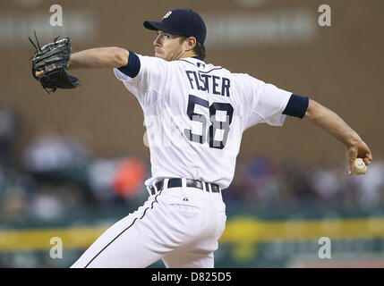 14 mai 2013 - Detroit, Michigan, États-Unis d'Amérique - 14 mai 2013 : le lanceur partant des Detroit Tigers Doug Fister (58) fournit au cours de pas action de jeu entre la MLB Astros de Houston et les Tigers de Detroit à Comerica Park à Detroit, Michigan. Les Tigres défait les Astros 6-2. Banque D'Images