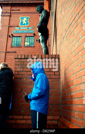 Les partisans des Rangers prendre part à une marche de Kinning Park à stade Ibrox organisé par le groupe de fans de Blue Order un spectacle de Banque D'Images