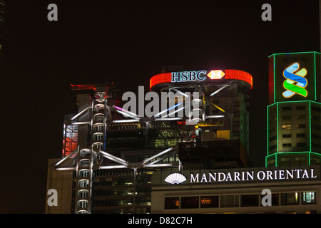 L'affichage commercial de Hong Kong at night Banque D'Images