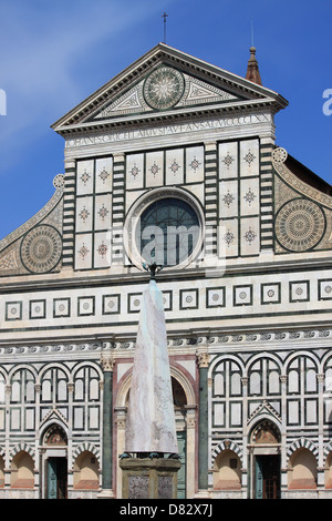 Façade de l'église Santa Maria Novella à Florence, Italie Banque D'Images