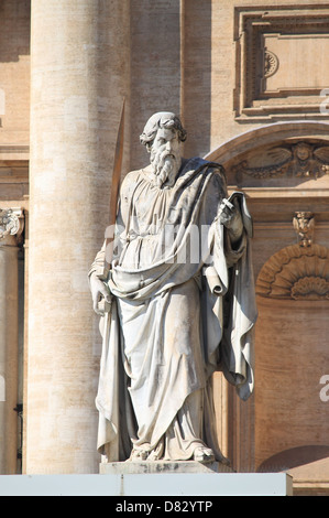 Statue de Saint Paul l'Apôtre dans la Cité du Vatican, Rome Banque D'Images