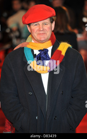 Michael Morpurgo Cheval de guerre - UK film premiere tenue à l'Odeon Leicester Square - Arrivées. Londres, Angleterre - 08.01.12 Banque D'Images