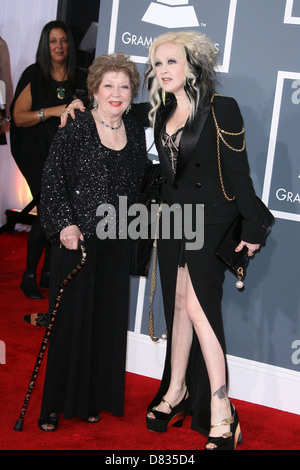 Catrine Lauper Cyndi Lauper et 54th Annual GRAMMY Awards (les Grammys) - 2012 Tenue des arrivées au Staples Center, Los Angeles Banque D'Images