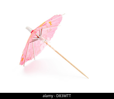 Parapluie cocktail rouge isolé sur fond blanc Banque D'Images