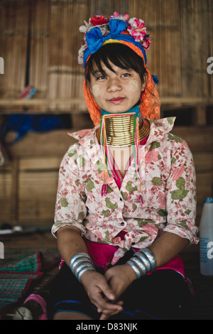 Femme vendant des souvenirs, HIll Tribe, Thaïlande Banque D'Images