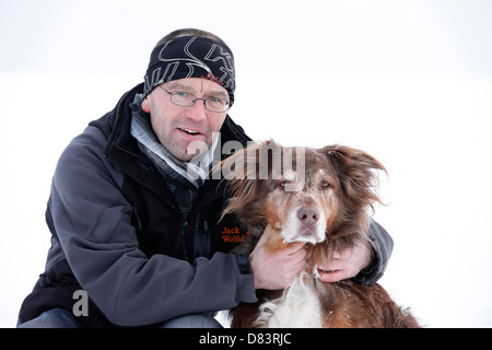 Homme avec Berger Australien Banque D'Images