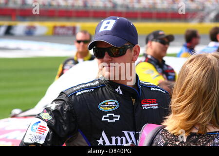 Charlotte Motor Speedway, North Carolina, USA. 17 mai 2013. Max Gresham attend sur pit road pendant les qualifications pour le NC 200 Loterie Éducation à Charlotte Motor Speedway le 17 mai 2013. ( Christopher Kimball ). Crédit : Christopher Kimball / Alamy Live News Banque D'Images