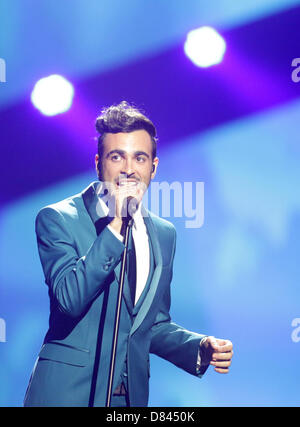 Singer Marco Mengoni représentant l'Italie d'effectuer au cours de la Grande Finale du Concours Eurovision de la chanson en 2013 à Malmö (Suède), 18 mai 2013. L'événement annuel est suivi par des millions de téléspectateurs qui prennent part au vote. Photo : Joerg Carstensen/dpa Banque D'Images