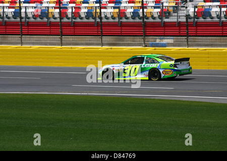 Charlotte, USA. 17 mai, 2013. David Stremme passe la tribune au cours de la pratique pour le sprint final Showdown at Charlotte Motor Speedway le 17 mai 2013. Photo : Alamy Live News Banque D'Images