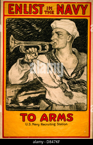 S'enrôler dans la Marine aux armes - Affiche montrant un marin qui souffle dans un bugle. USA Affiche de recrutement de la Marine, vers 1917 Banque D'Images