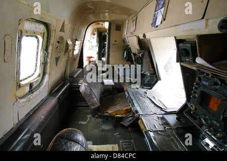 À l'intérieur de l'Avro Shackleton affiché à Gatwick Aviation Museum Banque D'Images