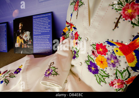 New York, Nashville. L'Auditorium Ryman, célèbre comme le premier accueil de la Grand Old Opry (1943-1974) Marty Robbins costume. Banque D'Images