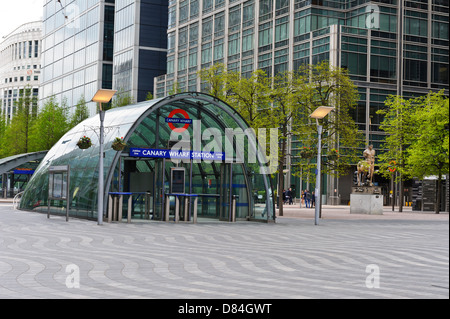 La station de métro Canary Wharf, Londres, Angleterre, Royaume-Uni. Banque D'Images