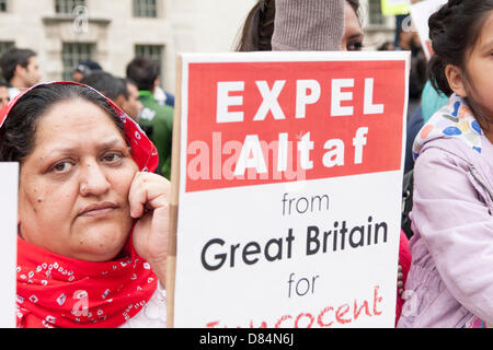 Londres, Royaume-Uni. 19 mai, 2013. Une pakistanaise exige l'expulsion d'Altaf Hussain, le chef de l'parti MQM au Pakistan. du Royaume-Uni aftr menaces à l'encontre de militants politiques de l'opposition Crédit : Paul Davey/Alamy Live News Banque D'Images