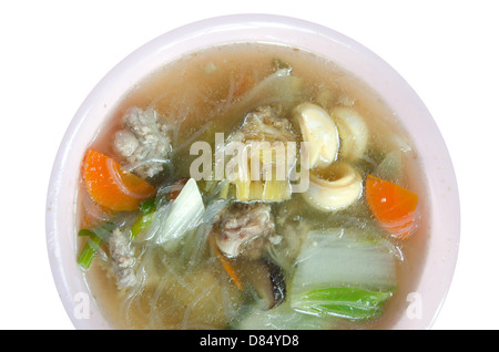 Soupe Asiatique avec le porc, le porc haché , œuf et mélanger les légumes Banque D'Images