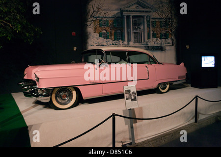 Vue d'une Cadillac dans le musée de l'automobile à Graceland à Memphis, Tennessee Banque D'Images