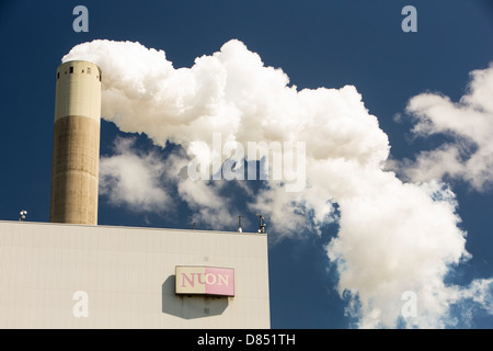 Les émissions d'une centrale thermique au charbon à Amsterdam, Pays-Bas. Banque D'Images