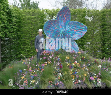 London, UK, 20/05/2013 : 2013 RHS Chelsea Flower Show. Marc Quinn dévoile une sculpture célébrant le centenaire de la RHS Chelsea Flower Show. Photo par Julie Edwards Banque D'Images