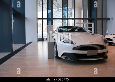 Blanc brillant Aston Martin Vanquish Banque D'Images