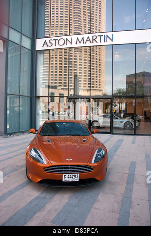 Orange brûlé Aston Martin Virage Voiture de sport de luxe Banque D'Images