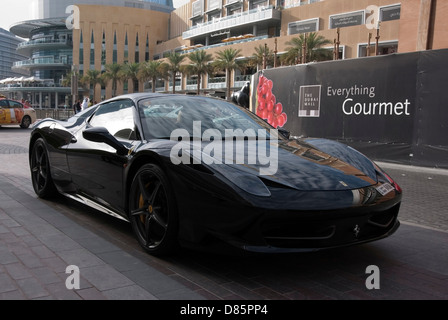 Le noir à gauche Ferrari 458 Spider Banque D'Images