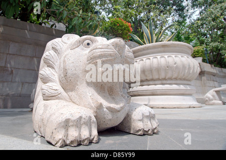 Leo en banc, le Grand Palais de Livadia - Palais d'été de la dernière famille impériale russe Banque D'Images